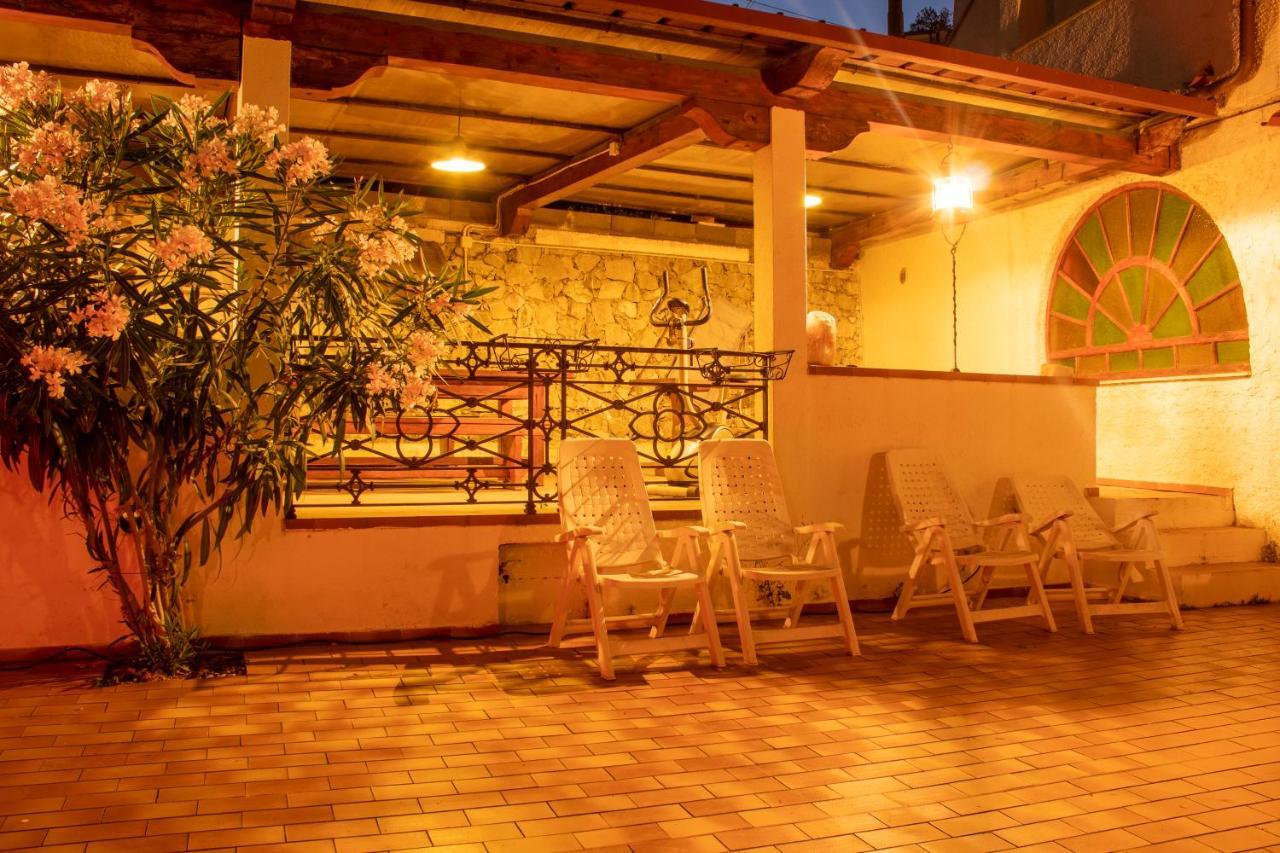 Ampi Terrazzi E Parcheggio - Relax In Villa Bardino Nuovo Bagian luar foto